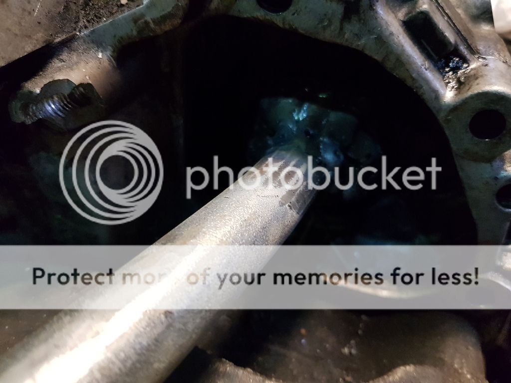 Water pump Seized in to the block 2.5 AXD 2006 VW T4 Forum VW T5 Forum